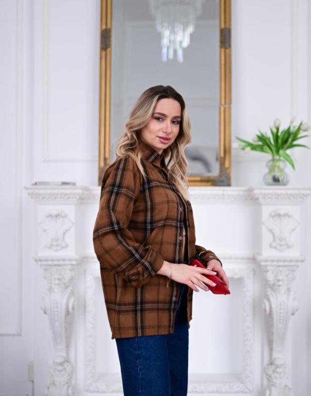 Сорочка жіноча коричнева в клітинку байка - Фото 3