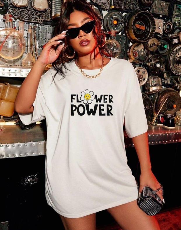 Біла літня оверсайз футболка з принтом 'Flower Power' для жінок