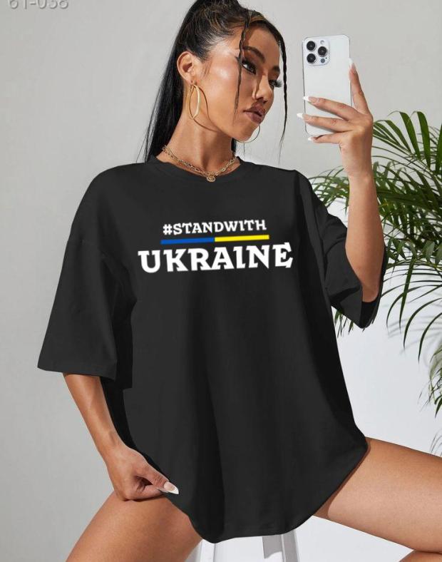 Жіноча чорна оверсайз футболка з принтом #STANDWITHUKRAINE