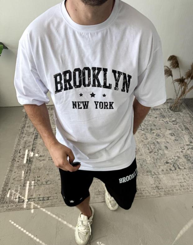 Чорно-білий чоловічий комплект: футболка та шорти з принтом BROOKLYN, оверсайз