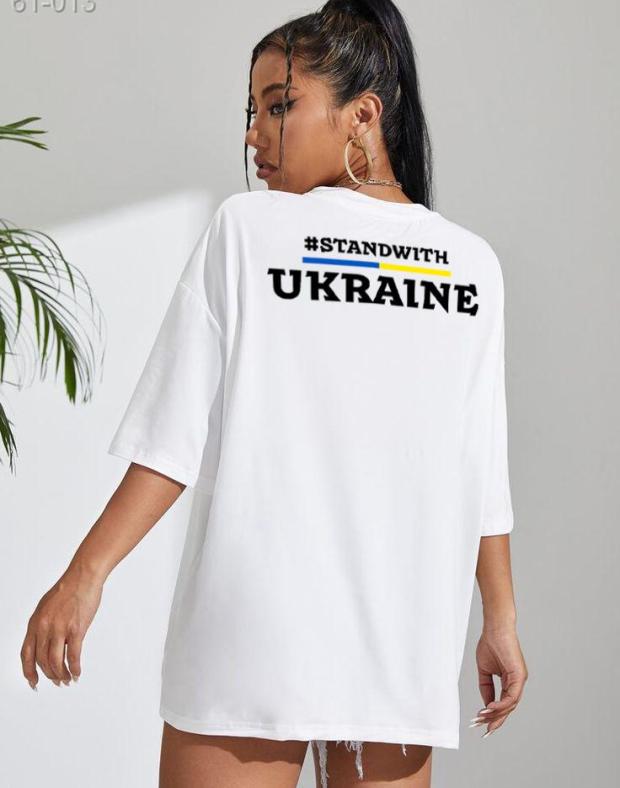Жіноча біла оверсайз футболка з принтом #StandWithUkraine