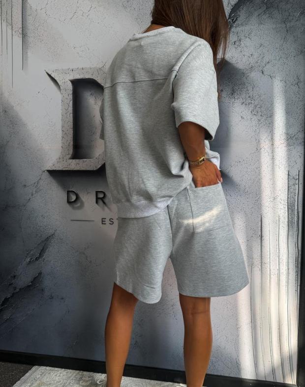 Спортивний костюм жіночий світло-сірий з написом, трикотаж дабл фейс, літо