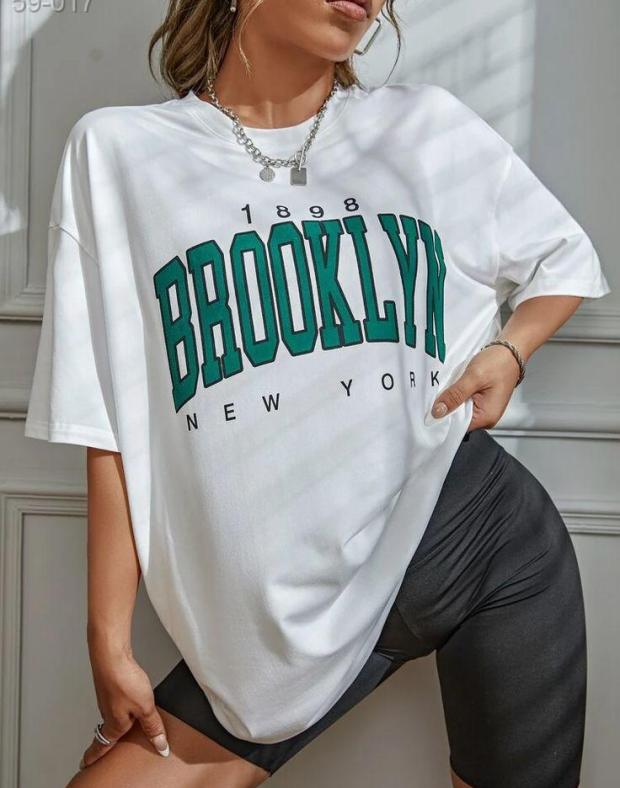 Жіноча оверсайз футболка з принтом Brooklyn