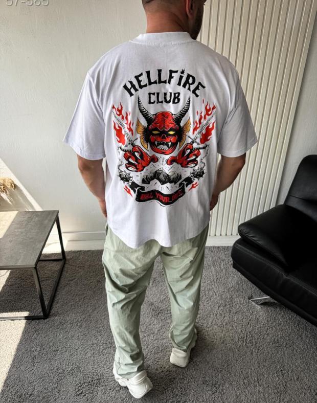 Футболка чоловіча біла оверсайз з яскравим принтом Hellfire Club, бавовна/поліестер